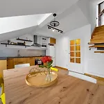 Historic Old Town Apt, Steps To Castle Sq Apartment Warsaw