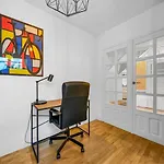 Apartment Historic Old Town Apt, Steps To Castle Sq *