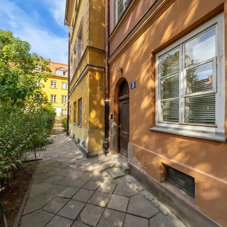 Historic Old Town Apt, Steps To Castle Sq *